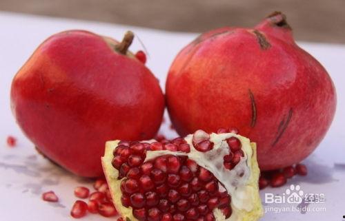 娱乐吃瓜酱买石榴视频,揭秘石榴美味背后的秘密